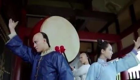 龙珠传奇：百姓被陷害，皇上和易欢看不下去击鼓鸣冤