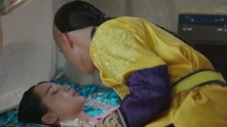 龙珠传奇 杨紫晕倒秦俊杰心疼 用嘴喂药 霸气怼皇后朕不在乎！