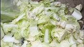 (黑心白菜)这是河北任丘市西环菜市场卖白菜,好几百斤白菜都是黑心菜