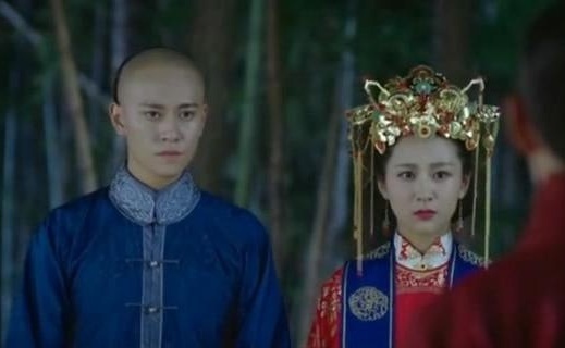 龙珠传奇：易欢被两个皇帝争着娶回家，命这么好也头痛