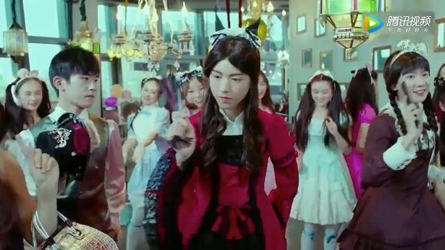 《我们的少年时代》主题曲MV：TFBOYS女装造型靓丽萌萌哒