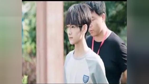 《我们的少年时代》王俊凯 李菲儿吻戏
