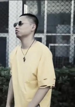 太搞笑了，如果中国有嘻哈这样演，一定超赞