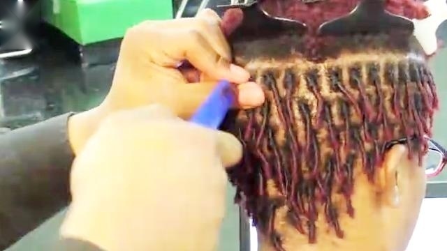 中国有嘻哈的脏辫怎样弄的？这下终于懂了！