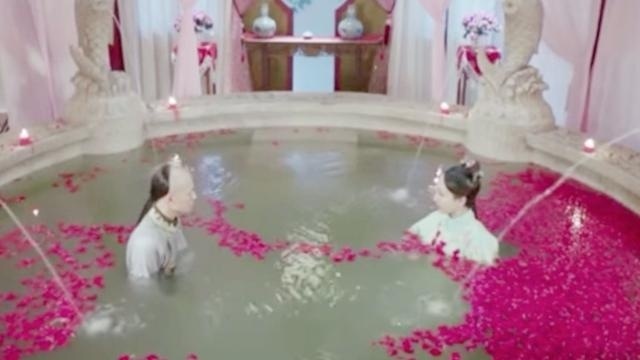 龙珠传奇：康熙易欢亲吻被剑卿瞧见 康熙怀疑剑卿是她未婚夫