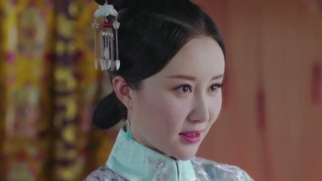 「龙珠传奇」：秦俊杰注视着杨紫，对舒畅说今晚你侍寝