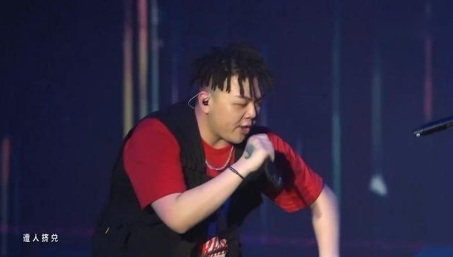 中国有嘻哈艾福杰尼×黄旭《World is Mine》吴亦凡2017生日会