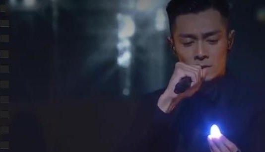 不喜欢笑的乐少锋回来了，现场演唱了使徒行者2主题曲天网