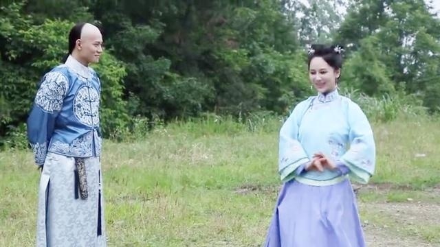 《龙珠传奇》花絮：易欢为康熙献歌舞表演，最后秦俊杰对杨紫说：我不能亲下去吧