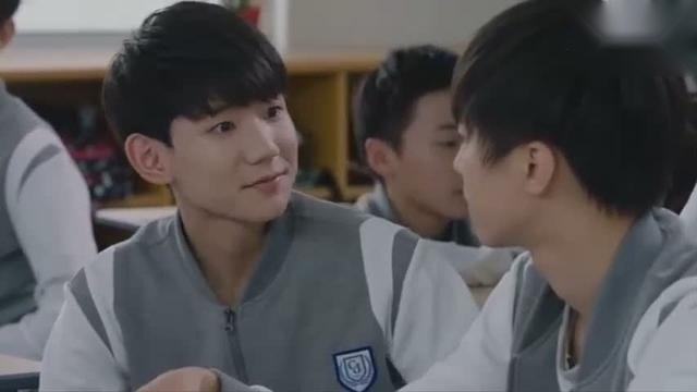 《我们的少年时代》班小松讨好邬童