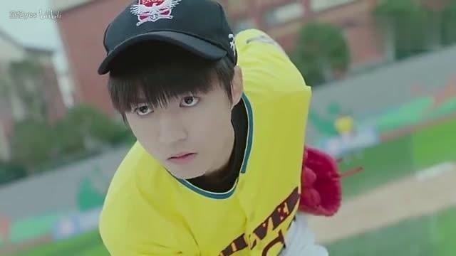 王俊凯《我们的少年时代》预告单人cut，酷酷高冷的邬童好帅