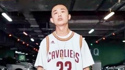 《中国有嘻哈》Gai的battle你们见过吗？2015Iron Mic重庆赛区，感觉比Gai更厉害