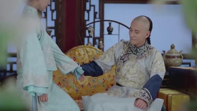 「龙珠传奇」：秦俊杰不舍得杨紫离开，伸手拉住她
