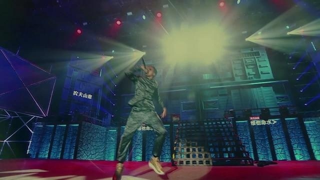 《中国有嘻哈》第6期预告 吴亦凡超嗨新歌玩颠覆