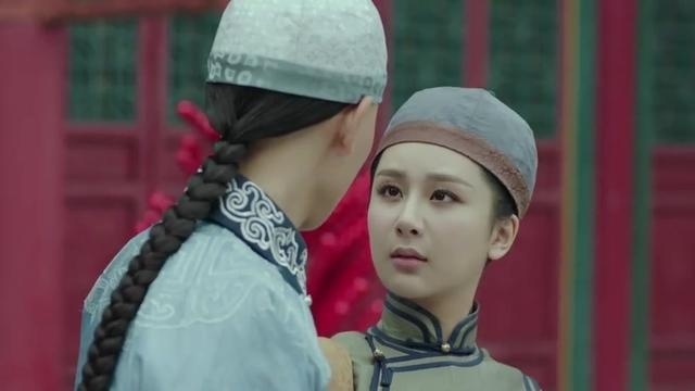 龙珠传奇：秦俊杰初遇女扮男装的杨紫显露基情，编剧也太……