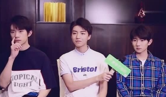 TFBOYS《我们的少年时代》专访，王源抱怨王俊凯还没请客吃饭，没想到那顿饭还没吃啊？