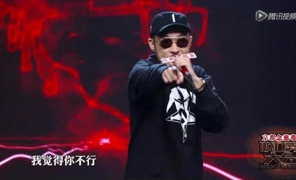 MC热狗爆料为什么中国有嘻哈的导师都戴墨镜，原因太惊讶