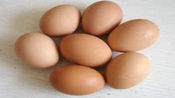 家里发现这种鸡蛋赶紧扔掉，吃了易导致中毒！