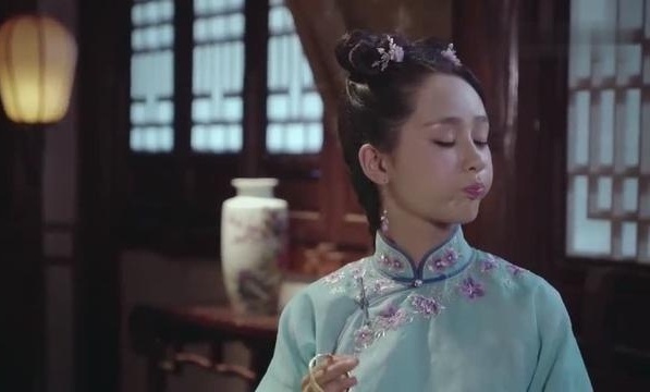 龙珠传奇：杨紫看到康熙吃醋，竟然做鬼脸