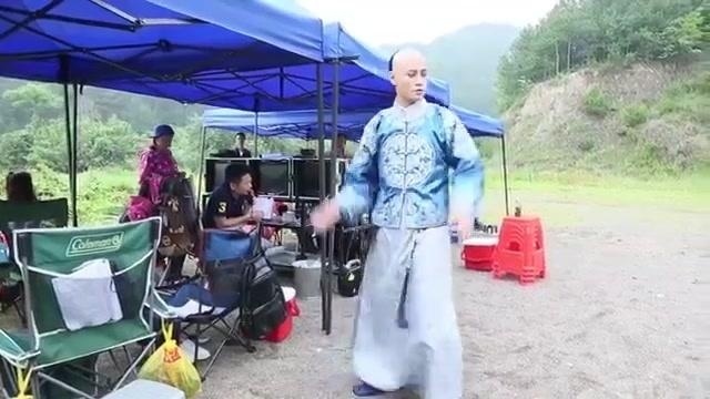 《龙珠传奇》：秦俊杰卢星宇广场舞课堂开课啦！