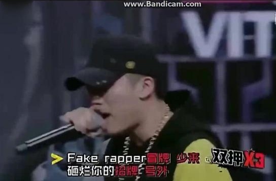 《中国有嘻哈》GAI爷说唱俘获中国大妈芳心，PG惨遭嫌弃？