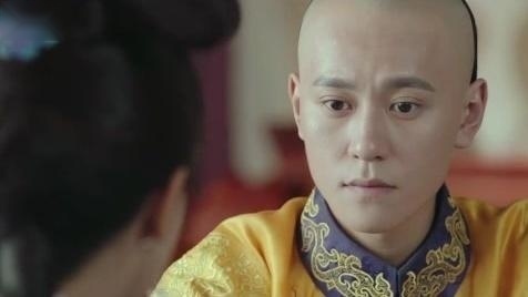 龙珠传奇：杨紫为皇帝亲手缝制荷包，不过这绣功实在不敢恭维