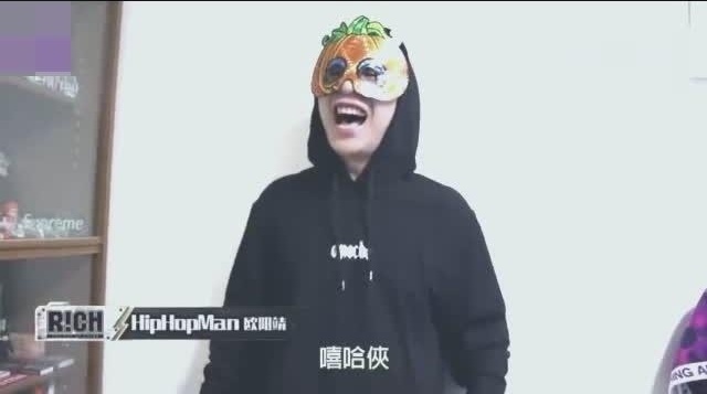 网红一人模仿中国有嘻哈12人！笑死我了