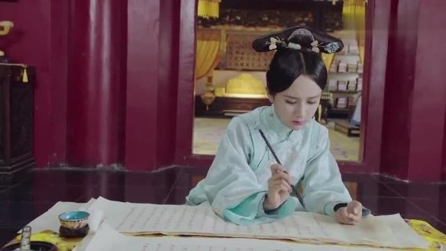 「龙珠传奇」：杨紫书法功力深厚，字写得让秦俊杰赞扬