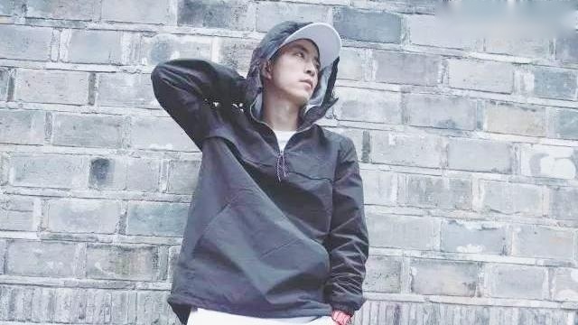 《中国有嘻哈》Jony J的《套路》居然是和GAI合作的：听听原版！