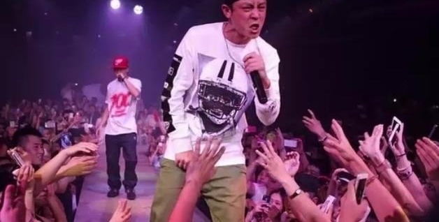 对中国有嘻哈的冠希哥嘻哈水平如何？听完这首歌我服了