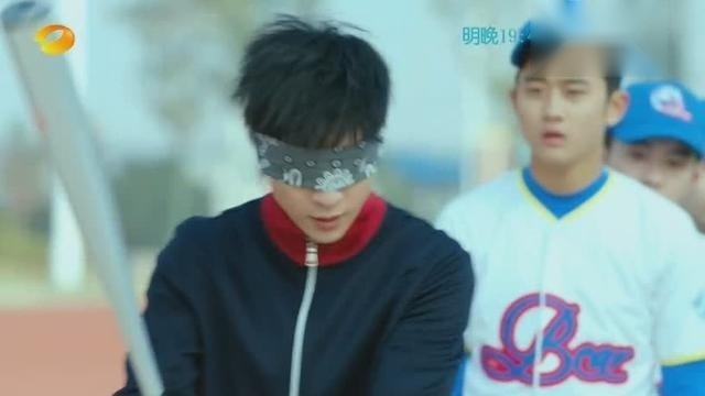《我们的少年时代》15-16集预告：薛之谦蒙面打棒球，被棒球打晕被120接走了！
