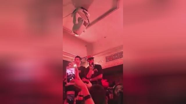 吴亦凡录制中国有嘻哈都是“演”的？台上和外国人说唱才是真的嗨