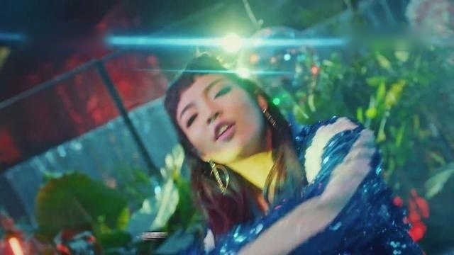 中国有嘻哈VAVA《型由我定》MV大首播