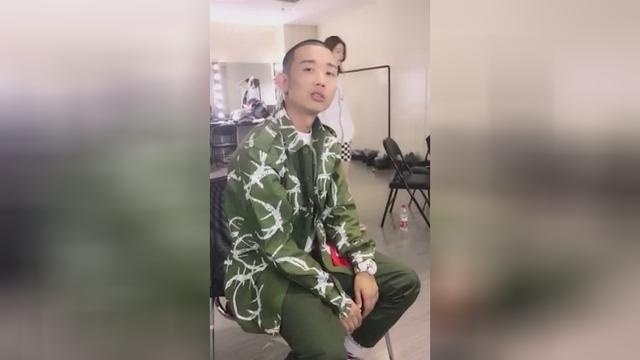 《中国有嘻哈》连GAI爷都给王嘉尔疯狂打CALL