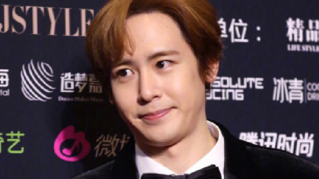 尼坤出席活动发福变胖网友岁月真是把杀猪刀啊